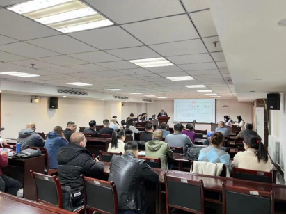 新疆哈密市苦水石英巖礦普查等8個(gè)礦業(yè)權(quán)掛牌出讓現(xiàn)場(chǎng)